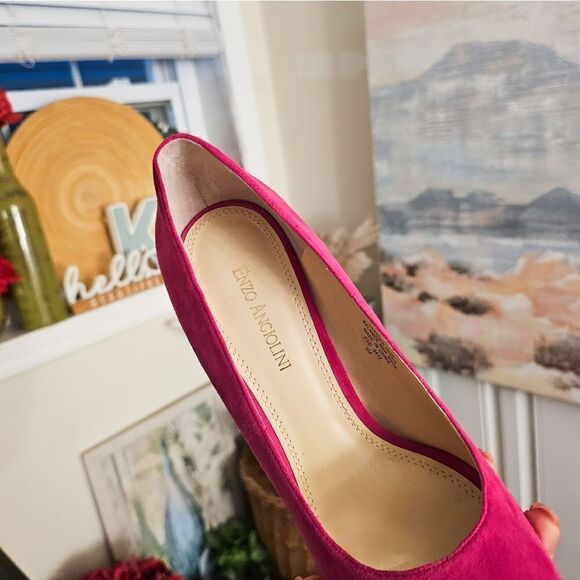 Enzo Angiolino Pink & Gold Leather Statement Pumps - Picture 15 of 15